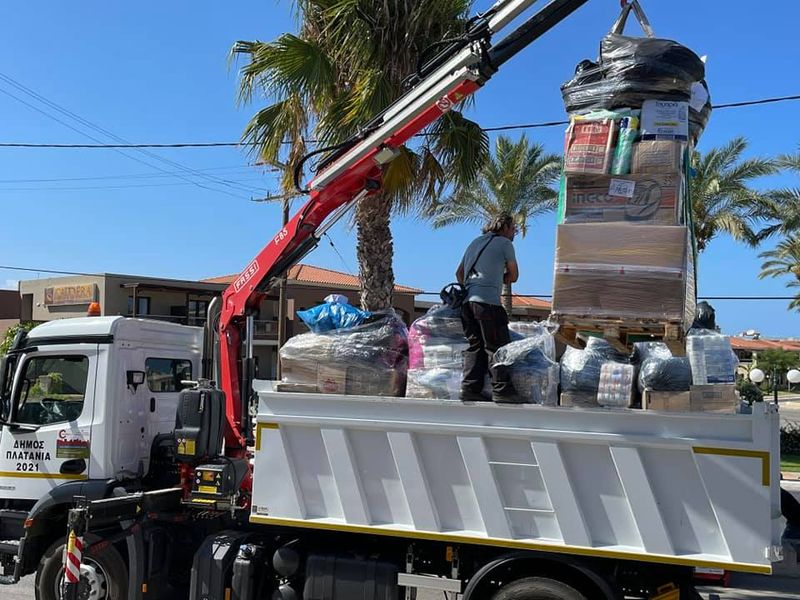 Τρεις ακόμα αποστολές τροφίμων και ειδών πρώτης ανάγκης στους πυρόπληκτους από τον Δήμο Πλατανιά