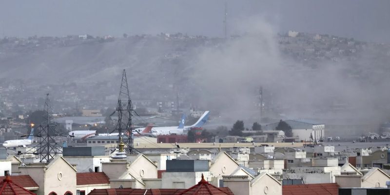 Τρομοκρατικό χτύπημα του ISIS στην Καμπούλ: Εκρηξη στο αεροδρόμιο, επίθεση καμικάζι (pics+vid)