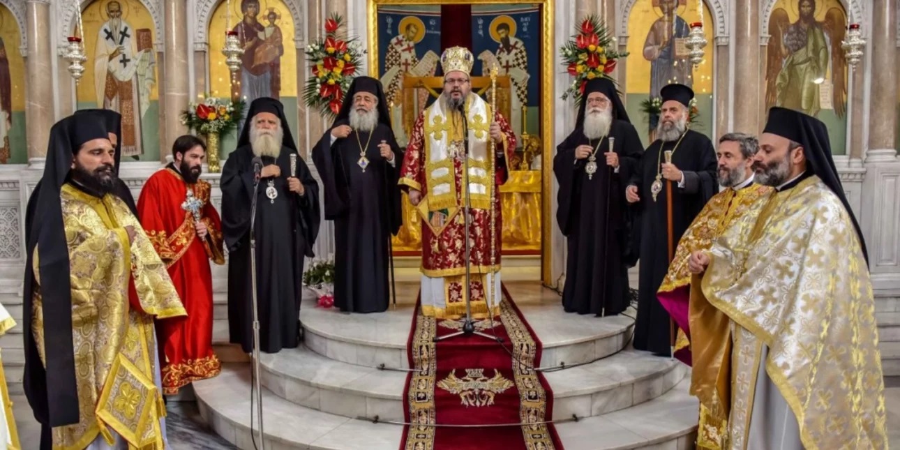 Επικό: Η Μητρόπολη Λαρίσης-Τυρνάβου τρολάρει τους αρνητές