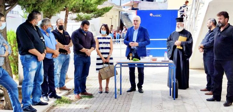 Tα Κρητικόπουλα επέστρεψαν στα θρανία (pics)