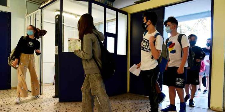 Κρήτη: Στον Εισαγγελέα γονείς που αρνούνται να στείλουν τα παιδιά τους σχολείο