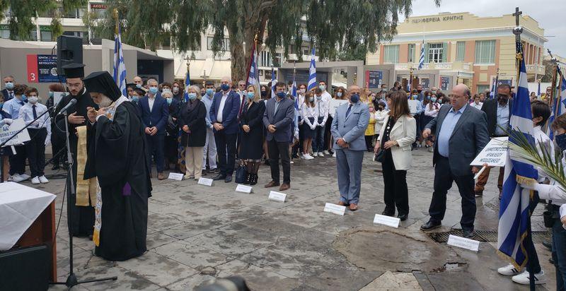 Μαθητές, φοιτητές, εκπαιδευτικοί, αρχές τιμούν στο Ηράκλειο την 28η Οκτωβρίου 1940