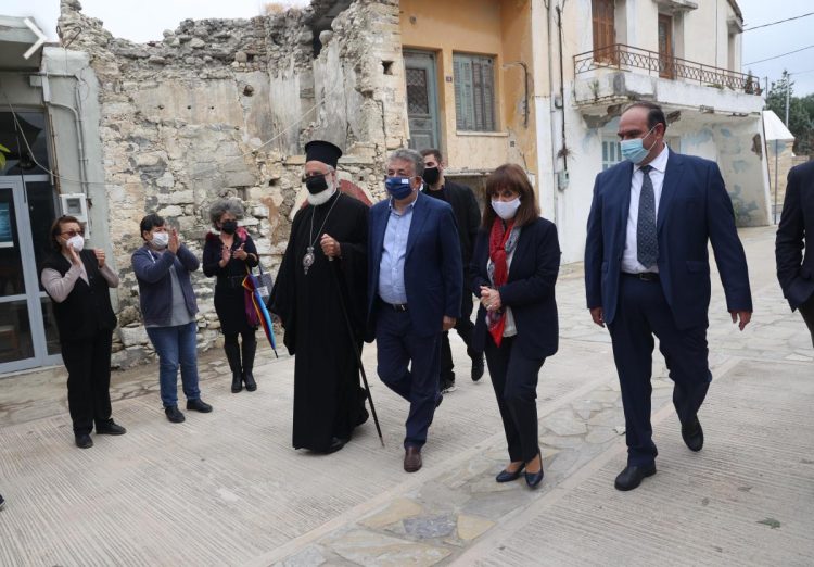 Ο Περιφερειάρχης Κρήτης υποδέχθηκε την Πρόεδρο της Δημοκρατίας στις σεισμόπληκτες περιοχές