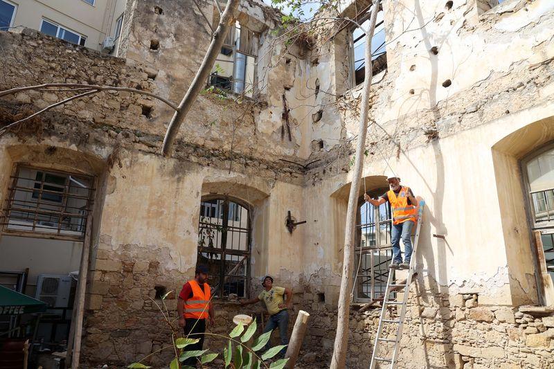 Ξεκίνησε ο καθαρισμός του Τρανταλλίδειου (pics)