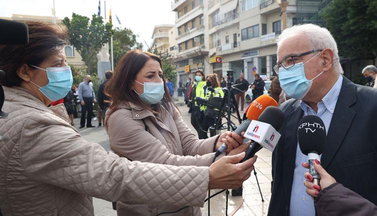 Πλήθος πιστών προσκύνησαν τη Χάρη Του (pics)