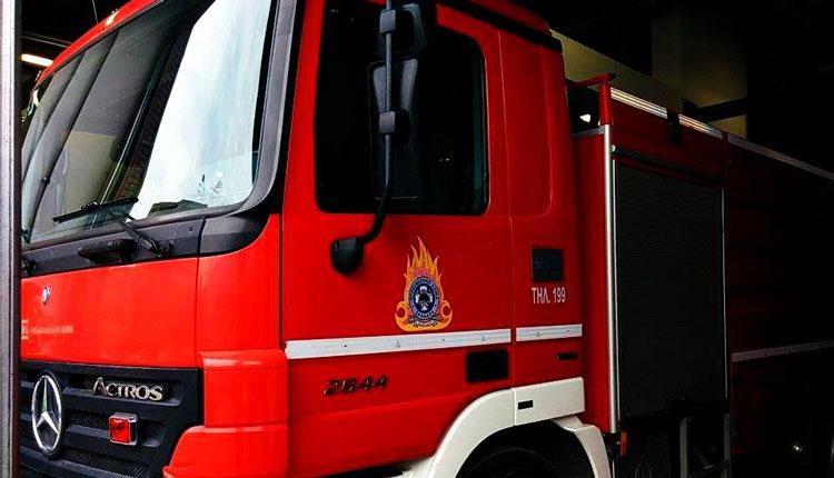 Τραυματίστηκαν πυροσβέστες σε τροχαίο με ανατροπή πυροσβεστικού οχήματος