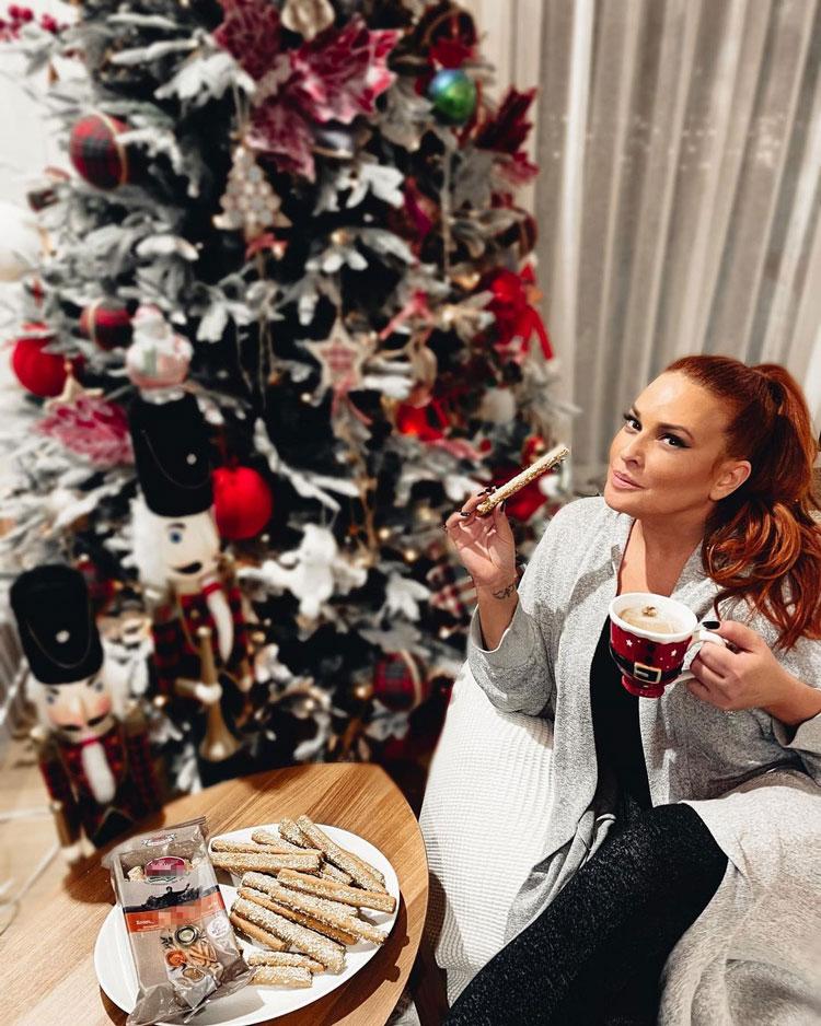 Οι Έλληνες celebrities έφεραν τα Χριστούγεννα στα social media (pics)