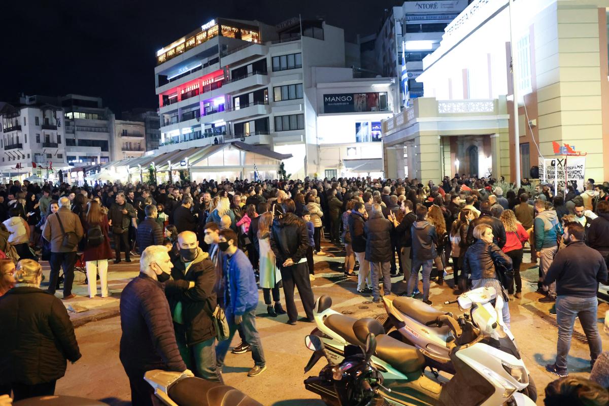 Ηράκλειο: Κυκλοφοριακό κομφούζιο λόγω... αντιεμβολιαστών (pics)