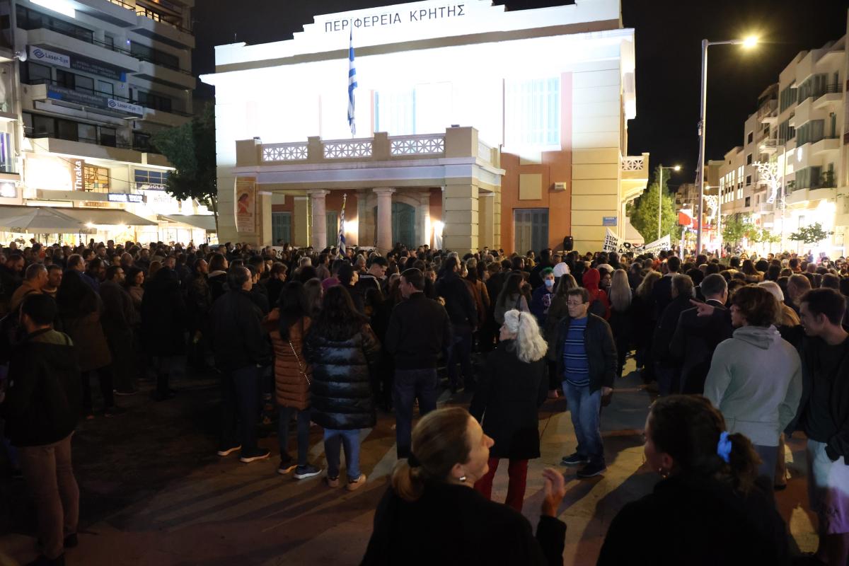 Ηράκλειο: Κυκλοφοριακό κομφούζιο λόγω... αντιεμβολιαστών (pics)