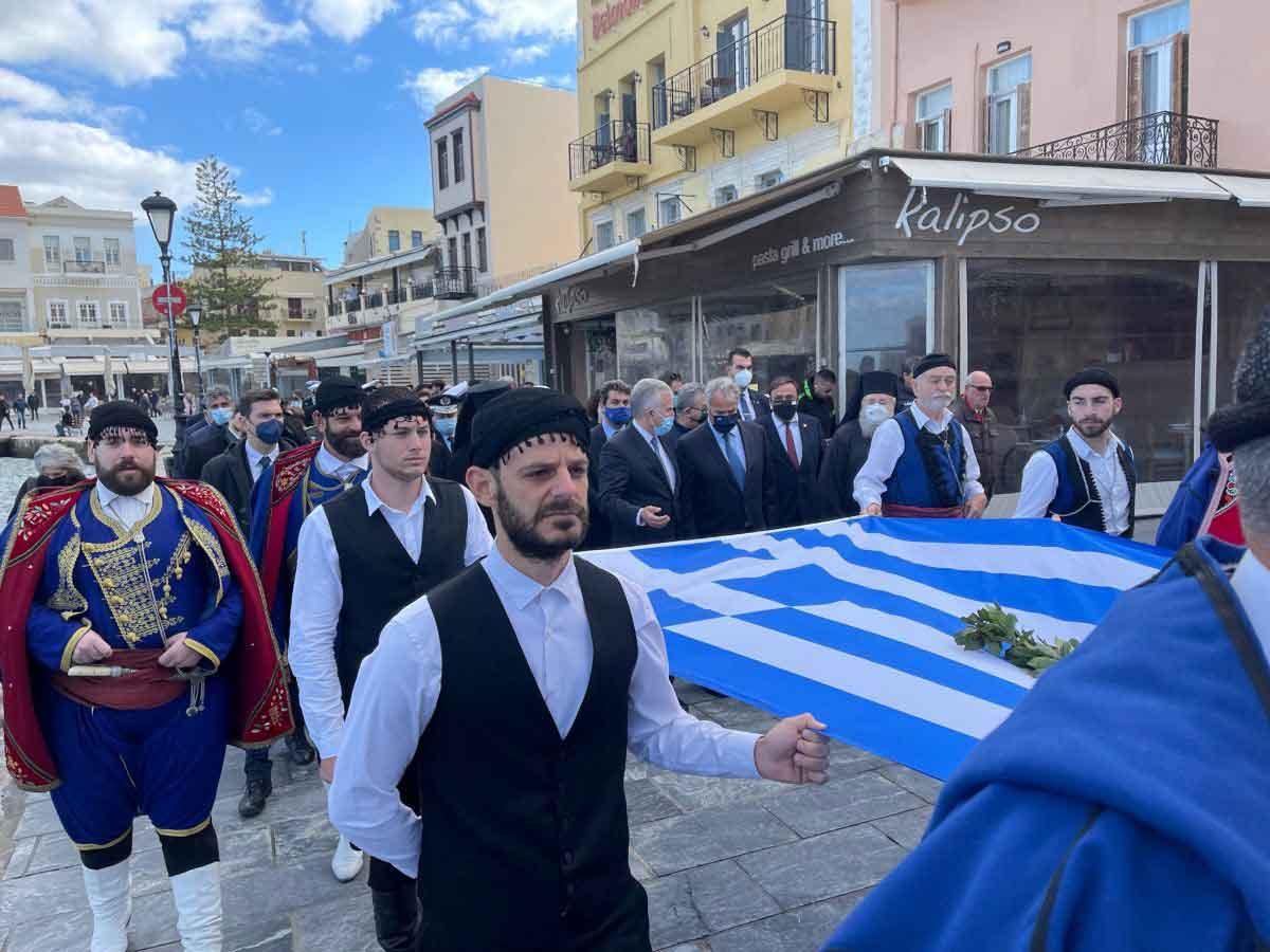 Με λαμπρότητα  γιορτάστηκαν τα 108 χρόνια από την Ένωση της Κρήτης με την Ελλάδα