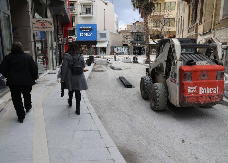 Συνεχίζονται τα έργα στην Έβανς (pics)