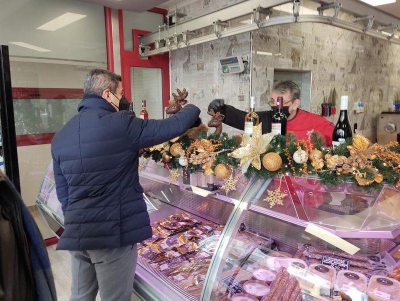 Στις εργασίες ανέγερσης του κλειστού γυμναστηρίου στο Τυμπάκι ο Λ. Αυγενάκης (pics+vids)