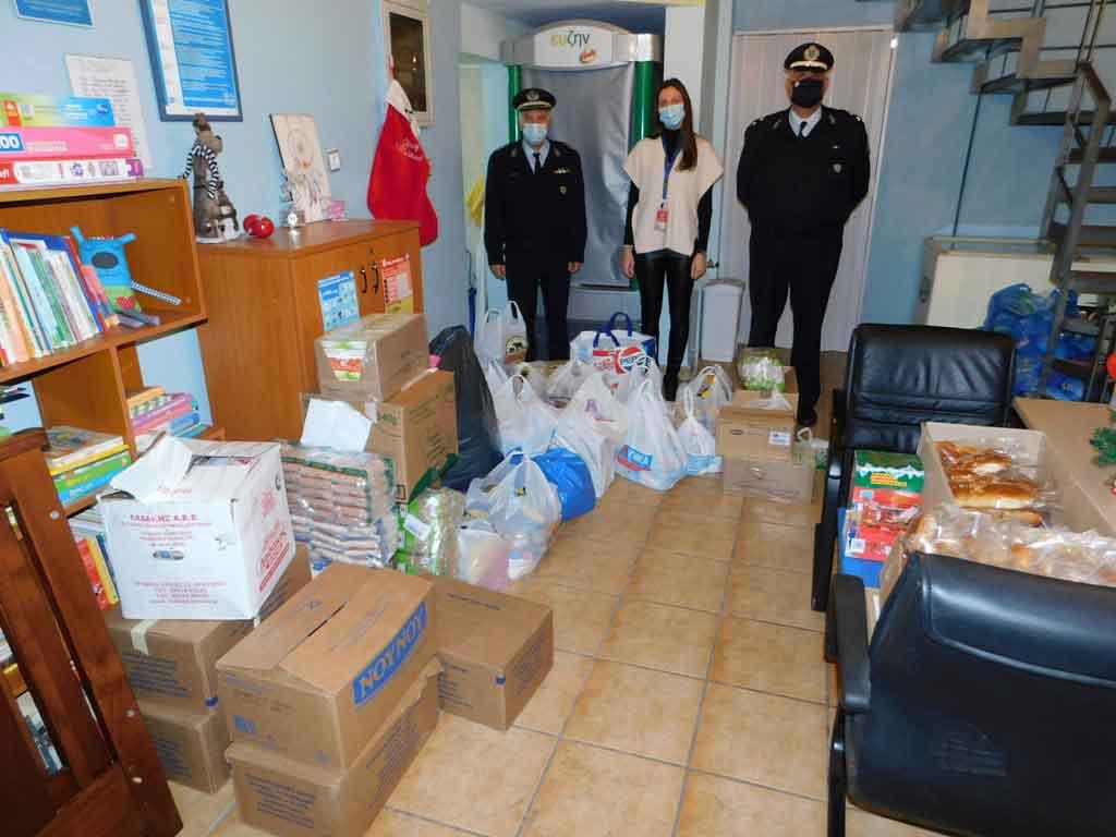 Αστυνομική Δ/νση: Προσφορά τροφίμων ειδών πρώτης ανάγκης σε Ιερές Μητροπόλεις και Κοινωνικές Δομές