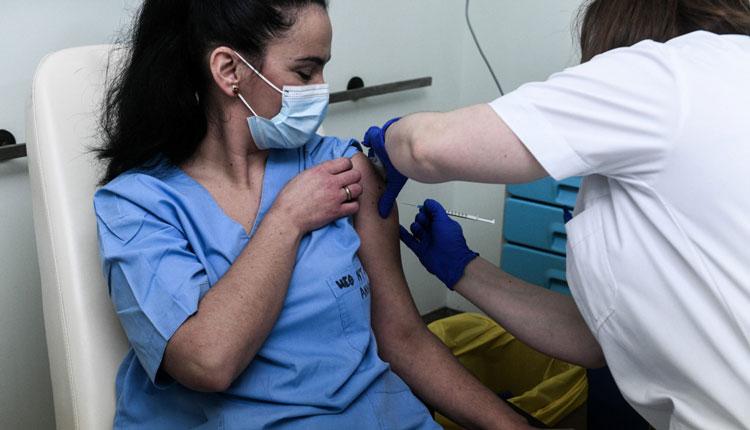 Κορονοϊός: Ο εμβολιασμός επηρεάζει θετικά την προσπάθεια για ανάκαμψη της Κρητικής οικονομίας