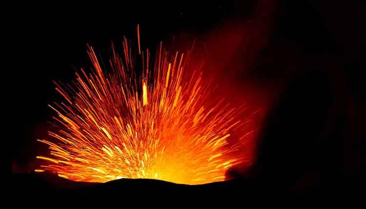 "Συναγερμός" στην Ισλανδία - Περιμένουν ηφαιστειακή έκρηξη (vid)
