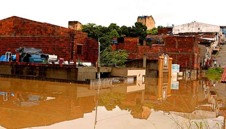 Εικόνες απόλυτης καταστροφής από τις πλημμύρες στη Βραζιλία (vid)