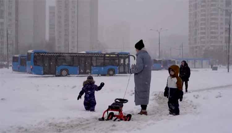Σφοδρή χιονόπτωση στη Ρωσία - Η Μόσχα θάφτηκε στο χιόνι