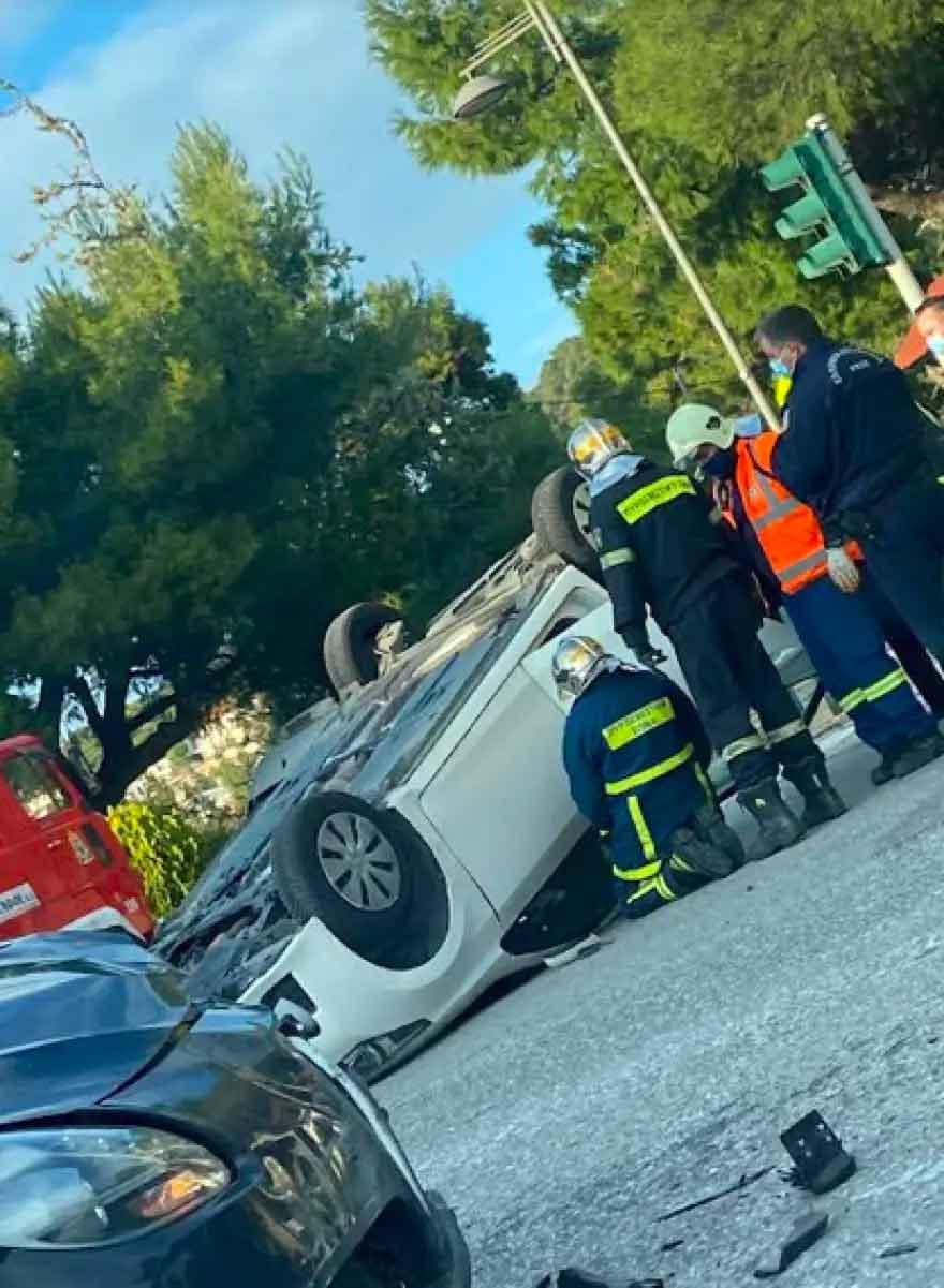 Ντελαπάρισε αυτοκίνητο μετά από σύγκρουση