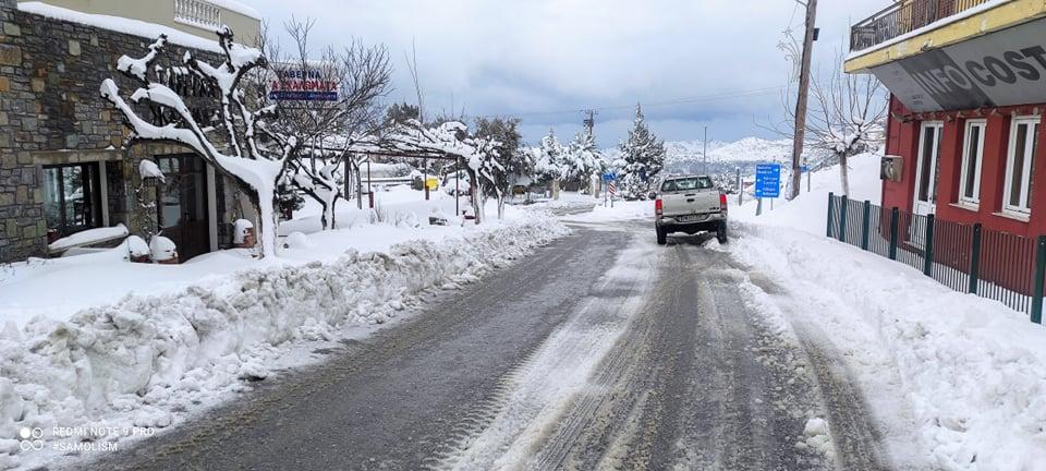 Υποχωρεί η κακοκαιρία, αφήνοντας 60 εκατοστά χιόνι στα Ανώγεια (pics)