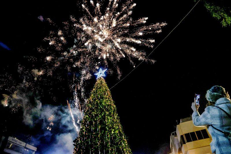 Με πυροτεχνήματα υποδέχτηκε το Ηράκλειο το 2022 (pics)