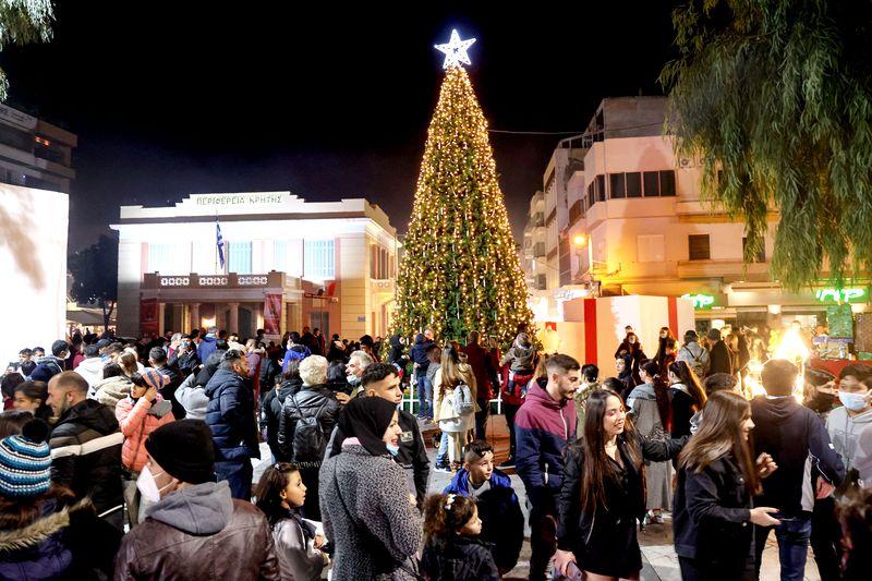 Με πυροτεχνήματα υποδέχτηκε το Ηράκλειο το 2022 (pics)