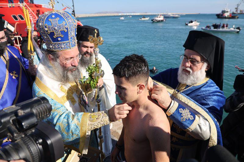 Ο 16χρονος Γιάννης έπιασε το Σταυρό στον Κούλε (pics)