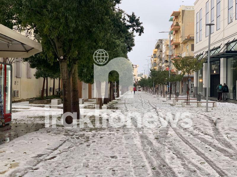 Στα λευκά «ντύθηκε» το Ηράκλειο (pics+vid)