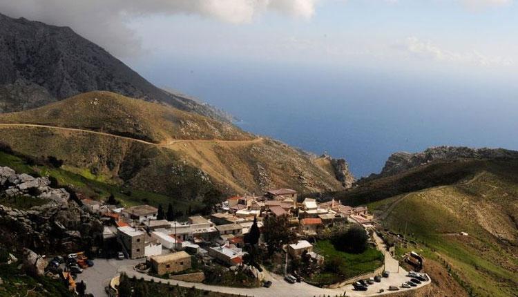 Το Τάγμα των Χιλίων Διαόλων ζει σε ένα χωριό στην Κρήτη