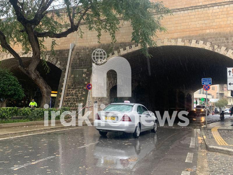 Κλειστός ο δρόμος στην Καινούρια Πόρτα - Συνεργεία του Δήμου στο σημείο (pics)