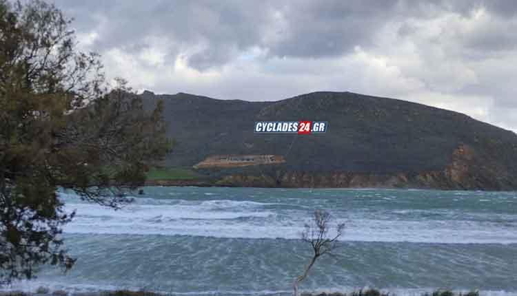 Η κακοκαιρία "εξπρές" εξαφάνισε παραλίες στην Πάρο