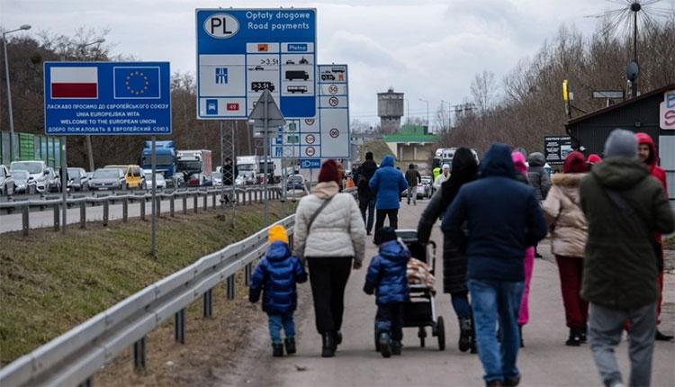 Η Γερμανία περικόπτει τους ομοσπονδιακούς πόρους για τις ανάγκες των προσφύγων