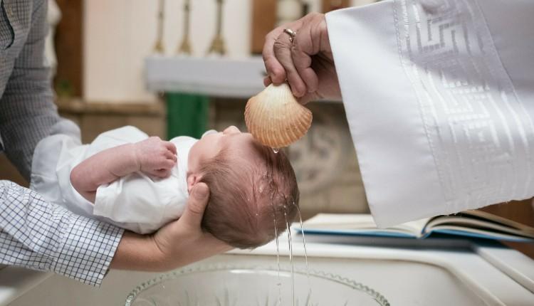 Στο gov.gr η δήλωση της βάφτισης και του ονόματος των νεογνών
