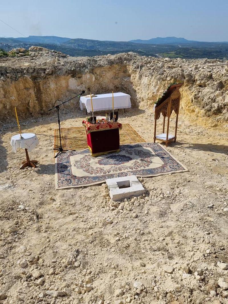 Τοποθετήθηκε ο θεμέλιος λίθος στο Εκκλησάκι του Προφήτη Ηλία (pics)