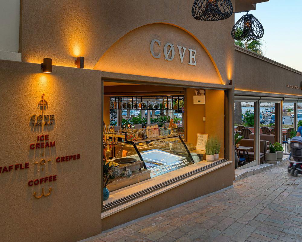 Cove Cafe στην Αγία Γαλήνη - Come for coffee stay for food!