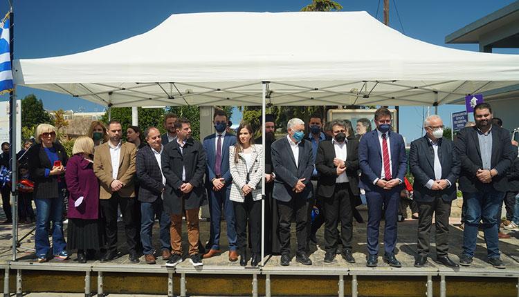 Πλήθος κόσμου στην παρέλαση στο Γάζι