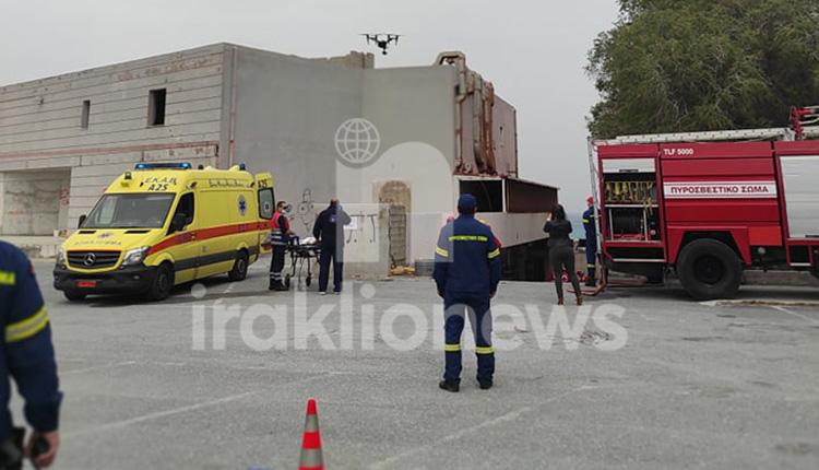 Επί ποδός... η Πυροσβεστική για θέματα απεγκλωβισμού και φωτιάς (pics)