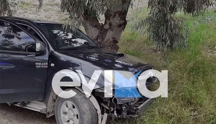 Τροχαίο: Αυτοκίνητο "καρφώθηκε" σε δέντρο
