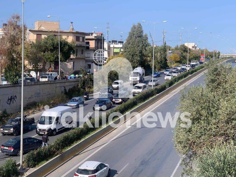 Τροχαίο ατύχημα χωρίς τραυματισμούς στην Εθνική Οδό