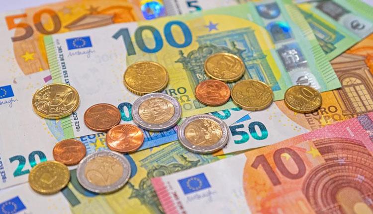 Εκπτωτικά «κουπόνια» έως 1.250 ευρώ σε μικρομεσαίους – Ποιοι είναι οι δικαιούχοι
