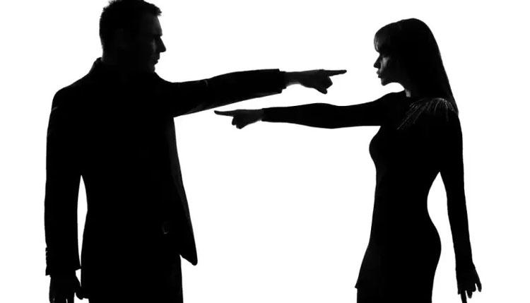 Ζευγάρι στο Ηράκλειο αλληλομηνύθηκε για ενδοοικογενειακή βία και κατέληξε στο κρατητήριο