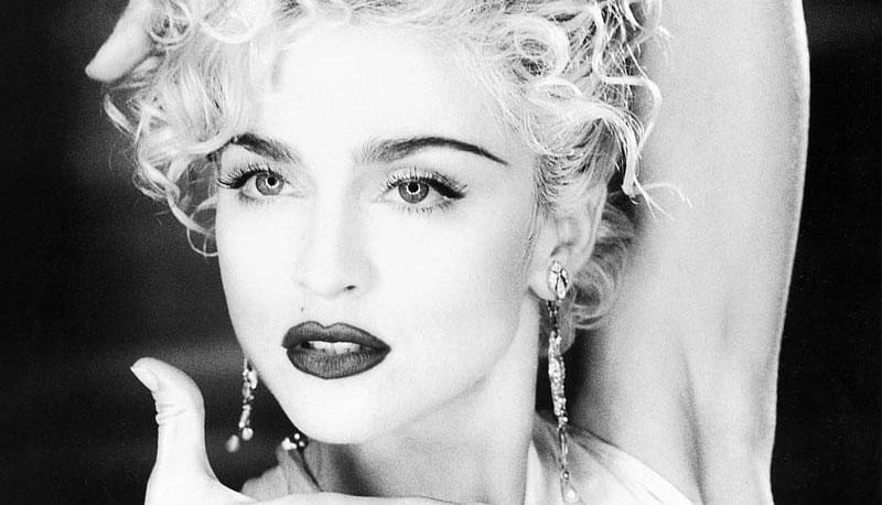 Madonna: Εκτός από βασίλισσα της ποπ, στα 64 της και βασίλισσα των πλαστικών!