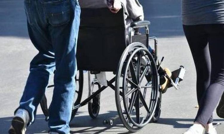Προσωπικός βοηθός: Παρατείνεται η υποβολή αιτήσεων