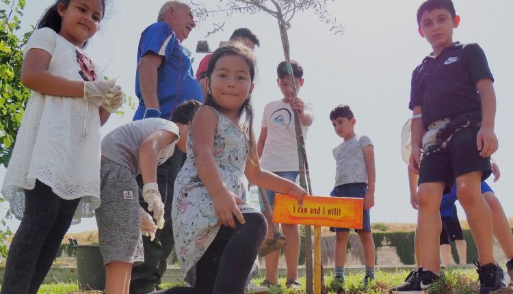 Refugee Week Greece: Παρών στην δράση «Φύτεψε ένα σπόρο» ο Δήμαρχος Ηρακλείου (pics)
