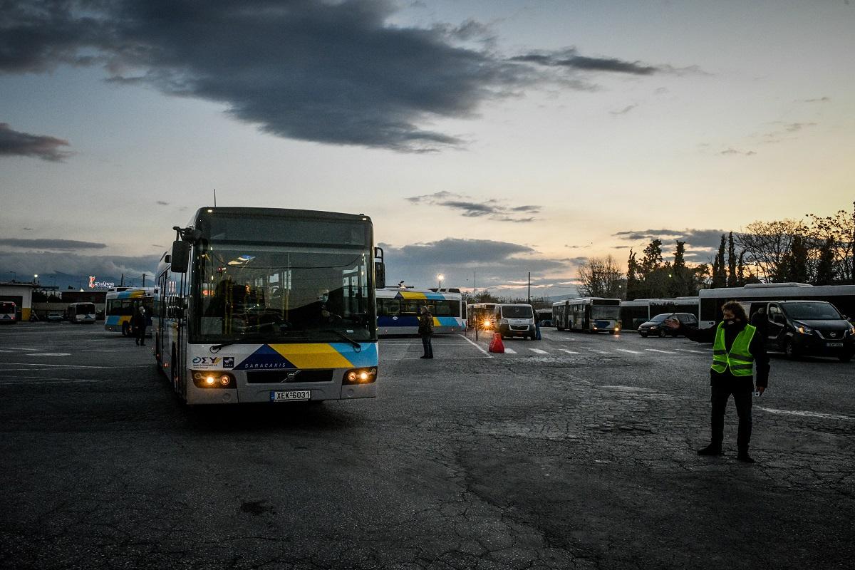 Σύγκρουση λεωφορείου με ταξί στο αεροδρόμιο Ηρακλείου