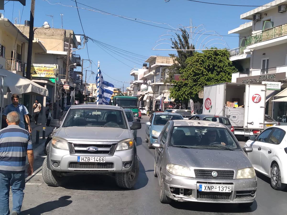 Τυμπάκι: Με μεγάλη συμμετοχή κατευθύνονται προς το αεροδρόμιο Ηρακλείου για το αγροτικό συλλαλητήριο (pics) 9 Τυμπάκι: Με μεγάλη συμμετοχή κατευθύνονται προς το αεροδρόμιο Ηρακλείου για το αγροτικό συλλαλητήριο (pics)