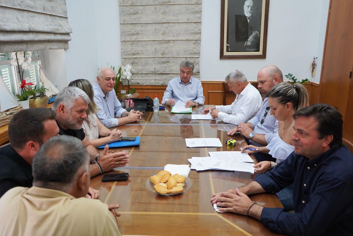 Στις «ράγες» δύο σημαντικά έργα στο επαρχιακό οδικό δίκτυο της Μεσαράς! 3 Στις «ράγες» δύο σημαντικά έργα στο επαρχιακό οδικό δίκτυο της Μεσαράς!