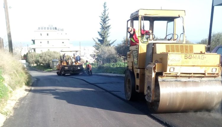 Συνεχίζονται οι εργασίες ασφαλτόστρωσης της Περιφέρειας Κρήτης στον ΒΟΑΚ, στο τμήμα Γάζι - Λινοπεράματα