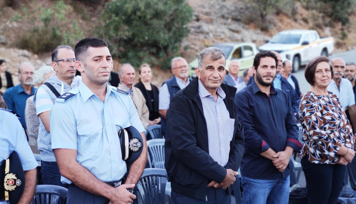 Αποκαλυπτήρια Μνημείου Πεσόντων στο Πετροχώρι Αμαρίου(pics)