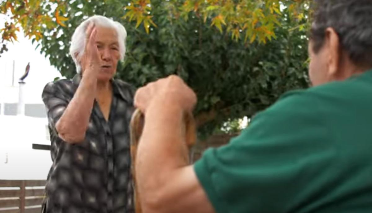 «Σήκω μπλιό από την καρέκλα»–Το ξεκαρδιστικό βίντεο για τον Ημιμαραθώνιο Κρήτης(vid+pics) 3 «Σήκω μπλιό από την καρέκλα»–Το ξεκαρδιστικό βίντεο για τον Ημιμαραθώνιο Κρήτης(vid+pics)