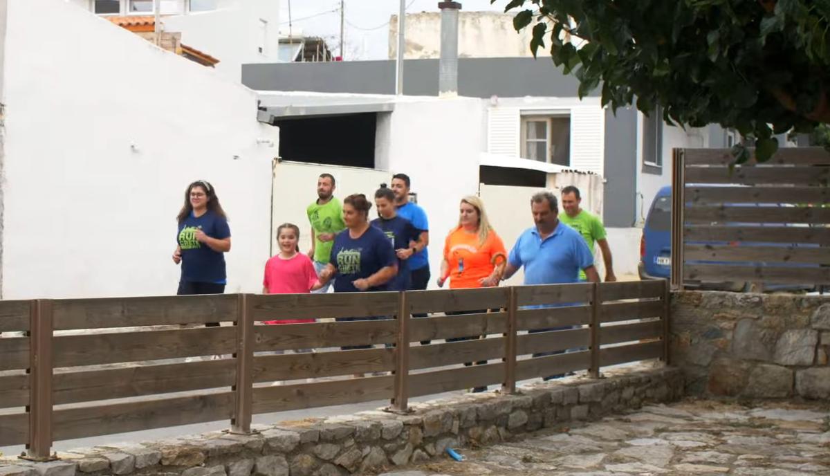 «Σήκω μπλιό από την καρέκλα»–Το ξεκαρδιστικό βίντεο για τον Ημιμαραθώνιο Κρήτης(vid+pics) 4 «Σήκω μπλιό από την καρέκλα»–Το ξεκαρδιστικό βίντεο για τον Ημιμαραθώνιο Κρήτης(vid+pics)